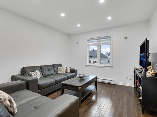 Mezzanine - 13 Rue Des Cyprès, Blainville, QC - Indoor Photo Showing Living Room