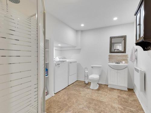 Bathroom - 13 Rue Des Cyprès, Blainville, QC - Indoor Photo Showing Laundry Room