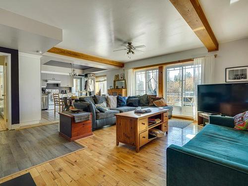 Vue d'ensemble - 1184  - 1186 Rue De La Sapinière, Val-David, QC - Indoor Photo Showing Living Room