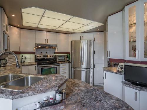 Kitchen - 398 6E Avenue N., Saint-Georges, QC - Indoor Photo Showing Kitchen With Double Sink