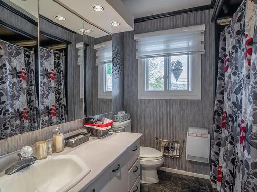 Bathroom - 398 6E Avenue N., Saint-Georges, QC - Indoor Photo Showing Bathroom