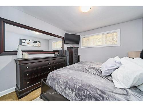 52 Athabasca St, Oshawa, ON - Indoor Photo Showing Bedroom