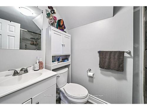 52 Athabasca St, Oshawa, ON - Indoor Photo Showing Bathroom