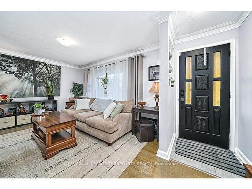 52 Athabasca St, Oshawa, ON - Indoor Photo Showing Living Room