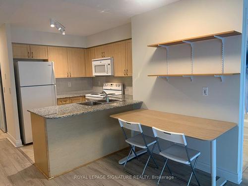 705-30 Clegg Rd, Markham, ON - Indoor Photo Showing Kitchen