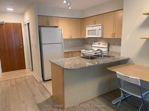 705-30 Clegg Rd, Markham, ON - Indoor Photo Showing Kitchen With Double Sink