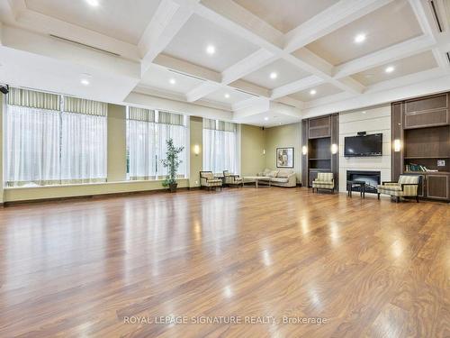 811-30 North Park Rd, Vaughan, ON - Indoor With Fireplace