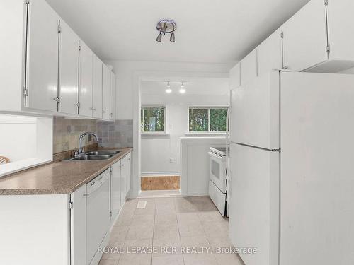 11 Johnson Rd, Aurora, ON - Indoor Photo Showing Kitchen With Double Sink