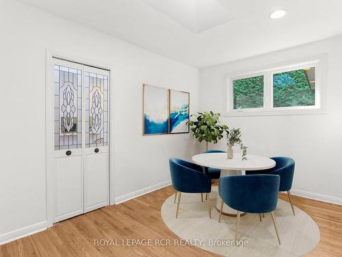 11 Johnson Rd, Aurora, ON - Indoor Photo Showing Dining Room