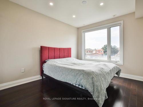 8-4030 Parkside Village Dr, Mississauga, ON - Indoor Photo Showing Bedroom