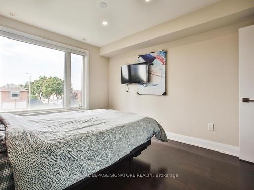 8-4030 Parkside Village Dr, Mississauga, ON - Indoor Photo Showing Bedroom