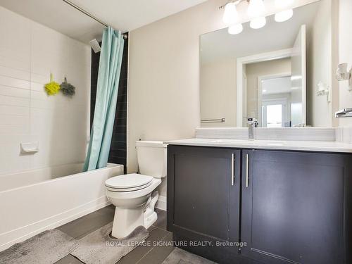 8-4030 Parkside Village Dr, Mississauga, ON - Indoor Photo Showing Bathroom