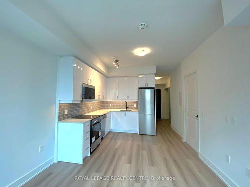 505-2343 Khalsa Gate, Oakville, ON - Indoor Photo Showing Kitchen