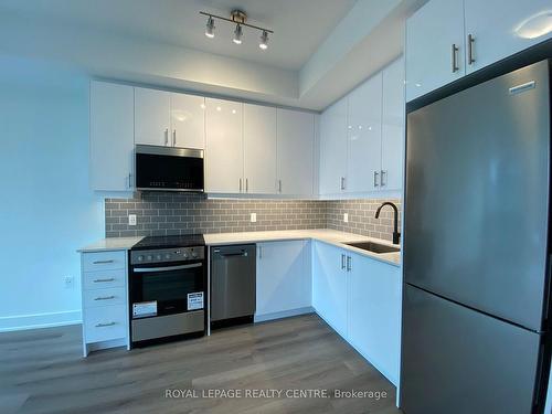 505-2343 Khalsa Gate, Oakville, ON - Indoor Photo Showing Kitchen With Upgraded Kitchen