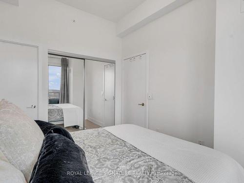 4503-20 Shore Breeze Dr, Toronto, ON - Indoor Photo Showing Bedroom