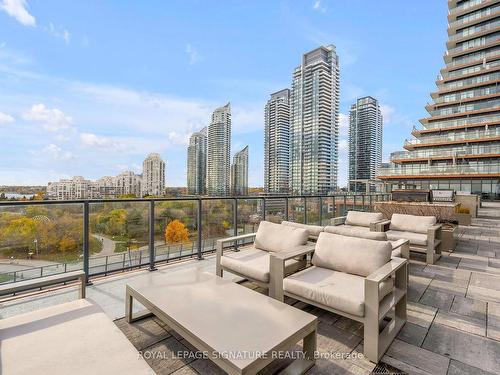 4503-20 Shore Breeze Dr, Toronto, ON - Outdoor With Balcony