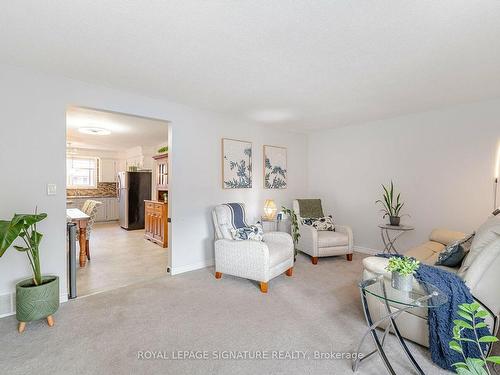 18-342 Catharine St N, Hamilton, ON - Indoor Photo Showing Living Room