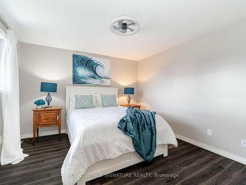 18-342 Catharine St N, Hamilton, ON - Indoor Photo Showing Bedroom