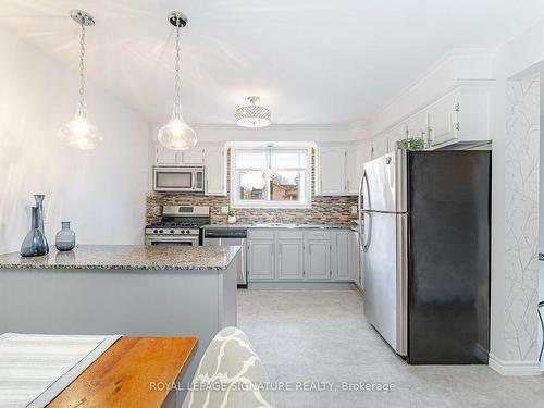 18-342 Catharine St N, Hamilton, ON - Indoor Photo Showing Kitchen With Upgraded Kitchen