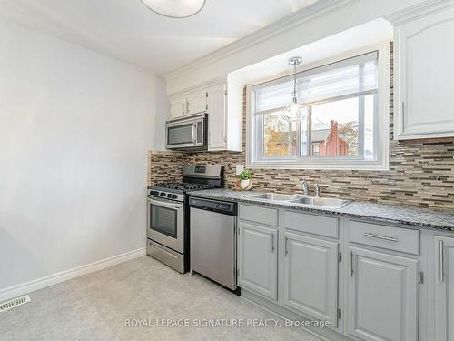 18-342 Catharine St N, Hamilton, ON - Indoor Photo Showing Kitchen With Double Sink