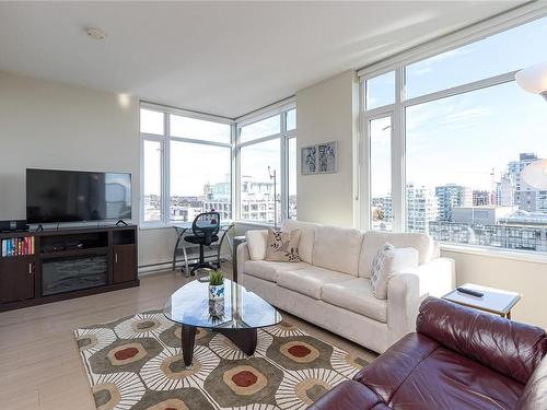 1403-728 Yates St, Victoria, BC - Indoor Photo Showing Living Room