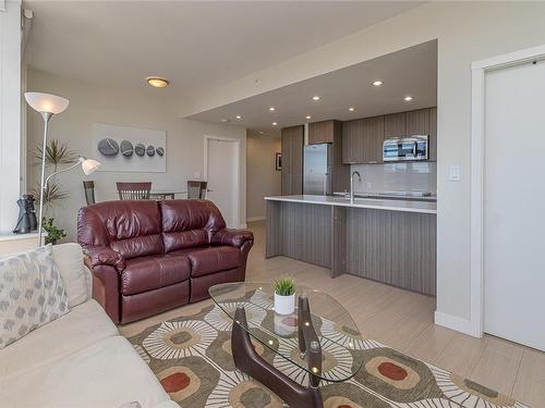 1403-728 Yates St, Victoria, BC - Indoor Photo Showing Living Room