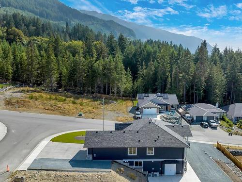 708 Mountain View Dr North, Lake Cowichan, BC 