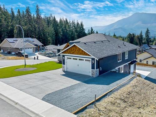 708 Mountain View Dr North, Lake Cowichan, BC 