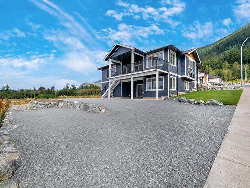 708 Mountain View Dr North, Lake Cowichan, BC 