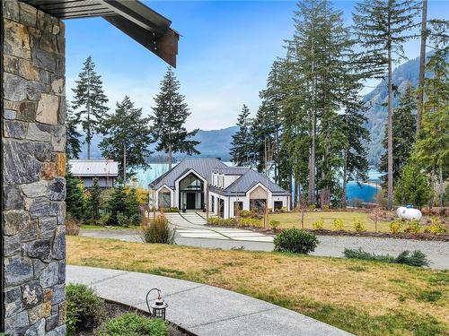 7375 Lakefront Dr, Lake Cowichan, BC 