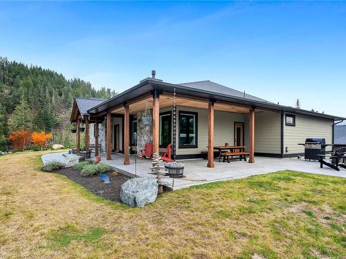 7375 Lakefront Dr, Lake Cowichan, BC 