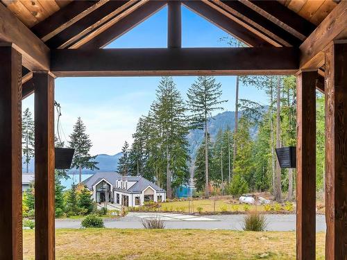 7375 Lakefront Dr, Lake Cowichan, BC 