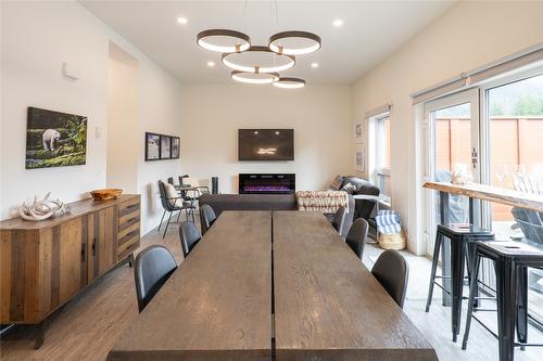 2204-1901 Nels Nelson Crescent, Revelstoke, BC - Indoor Photo Showing Dining Room