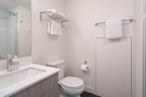 2204-1901 Nels Nelson Crescent, Revelstoke, BC - Indoor Photo Showing Bathroom