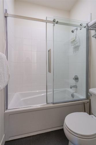 2204-1901 Nels Nelson Crescent, Revelstoke, BC - Indoor Photo Showing Bathroom