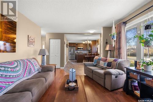 1202 Assiniboia Avenue, Cupar, SK - Indoor Photo Showing Living Room