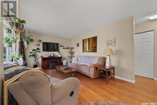 1202 Assiniboia Avenue, Cupar, SK - Indoor Photo Showing Living Room