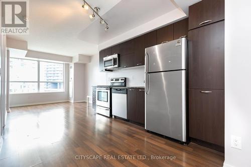 1027 - 38 Joe Shuster Way, Toronto, ON - Indoor Photo Showing Kitchen