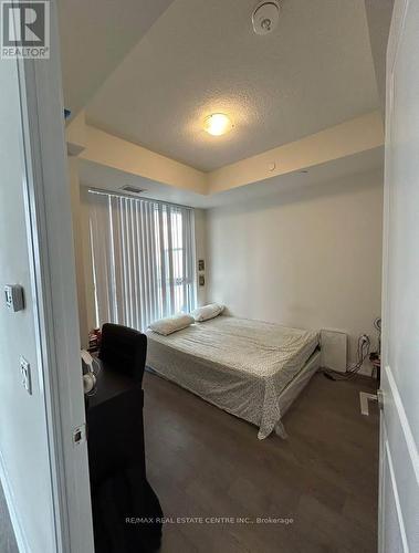 911 - 35 Watergarden Drive, Mississauga, ON - Indoor Photo Showing Bedroom