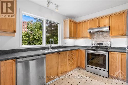 21 - 825 Grenon Avenue, Ottawa, ON - Indoor Photo Showing Kitchen With Double Sink