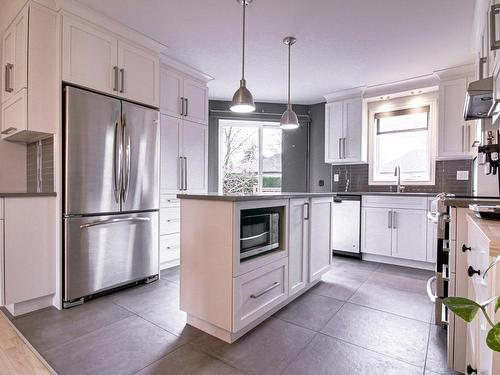 Cuisine - 7154 Rue George-Baptist, Trois-Rivières, QC - Indoor Photo Showing Kitchen With Upgraded Kitchen