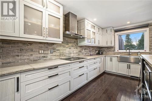 6477 Wheatfield Crescent, Greely, ON - Indoor Photo Showing Kitchen With Upgraded Kitchen