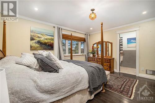 6477 Wheatfield Crescent, Greely, ON - Indoor Photo Showing Bedroom