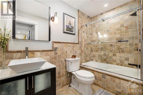 6477 Wheatfield Crescent, Greely, ON - Indoor Photo Showing Bathroom