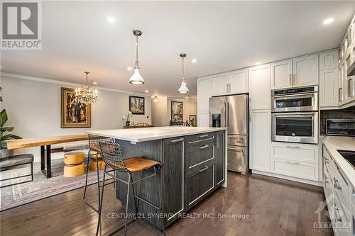 6477 Wheatfield Crescent, Ottawa, ON - Indoor Photo Showing Kitchen With Upgraded Kitchen