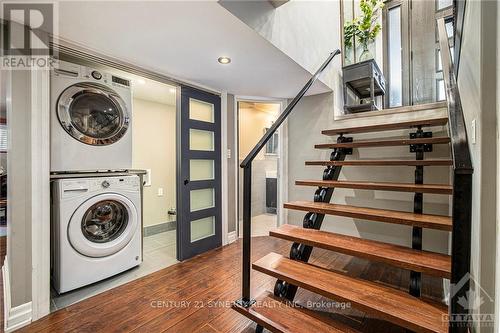 6477 Wheatfield Crescent, Ottawa, ON - Indoor Photo Showing Laundry Room