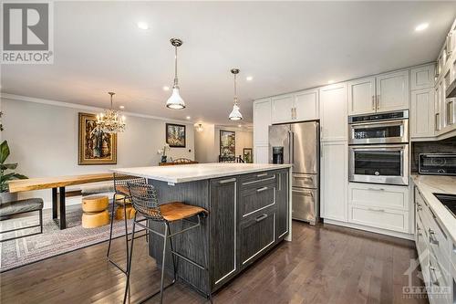 6477 Wheatfield Crescent, Greely, ON - Indoor Photo Showing Kitchen With Upgraded Kitchen