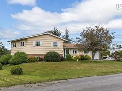 18 Goodwin Drive  Dayton, NS B5A 4H8