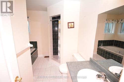 77 Stonebriar Drive, Vaughan, ON - Indoor Photo Showing Bathroom