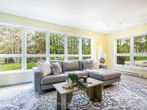 433409 4Th Line, Amaranth, ON - Indoor Photo Showing Living Room